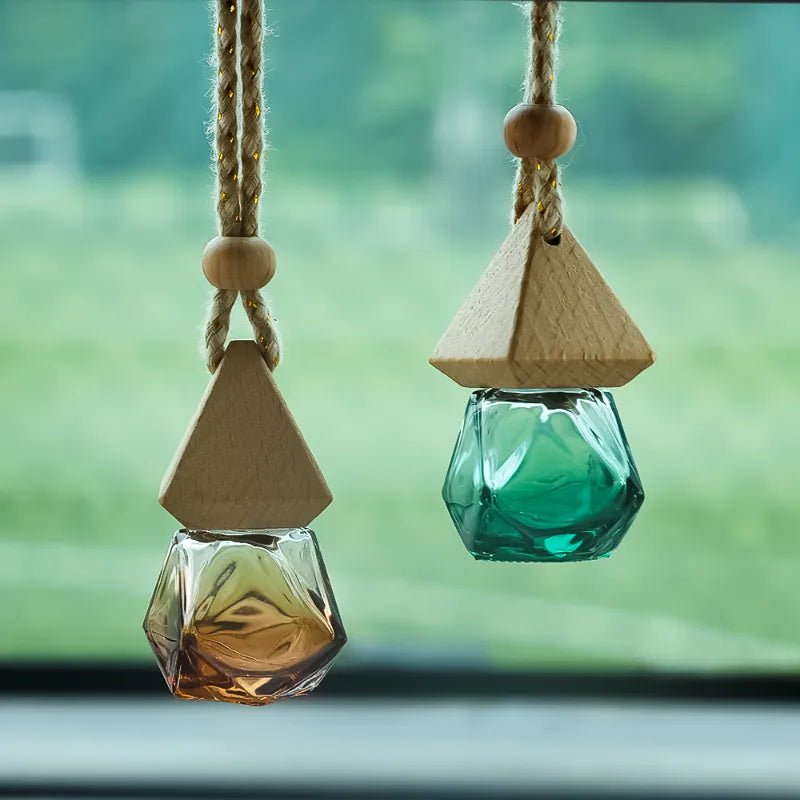 Auto Aromatherapy Fragrance Pendent Bottle Perfume Diffuser Hanging Glass Bottle Empty Perfume - Madee's Boutique Madee's Boutique DS aromathérapie cadeau spirituel