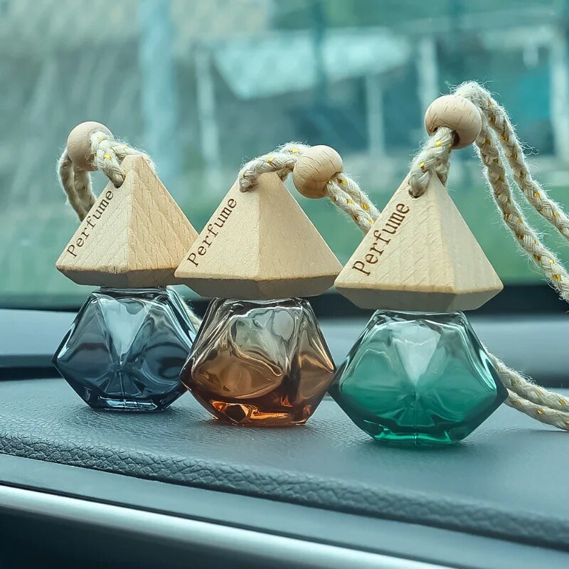 Auto Aromatherapy Fragrance Pendent Bottle Perfume Diffuser Hanging Glass Bottle Empty Perfume - Madee's Boutique Madee's Boutique DS aromathérapie cadeau spirituel